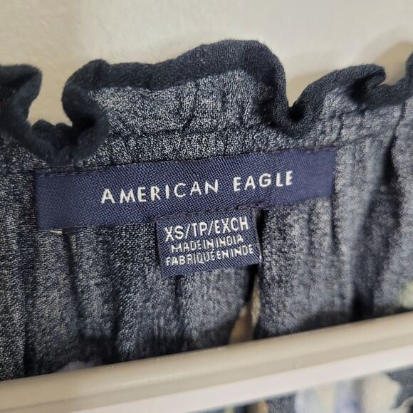 AMERICAN‎ EAGLE blouse black top floral peasant ruffle shirt XS - Picture 4 of 10